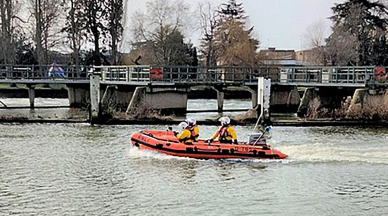 Lifeboat_Peter_Saw,_RNLI,_at_Teddington_Lock Home page image