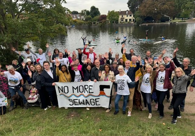 LIB DEM LEADER SUPPORTS TEDDINGTON ANTI- SEWAGE CAMPAIGNERS