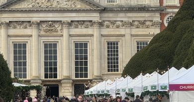(PHOTO SPECIAL) THOUSANDS JOIN XMAS SPIRIT AT HAMPTON COURT PALACE FESTIVE FAYRE