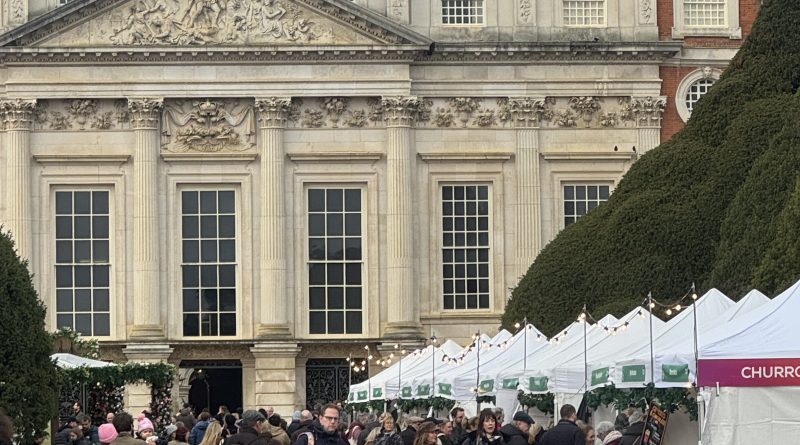 (PHOTO SPECIAL) THOUSANDS JOIN XMAS SPIRIT AT HAMPTON COURT PALACE FESTIVE FAYRE