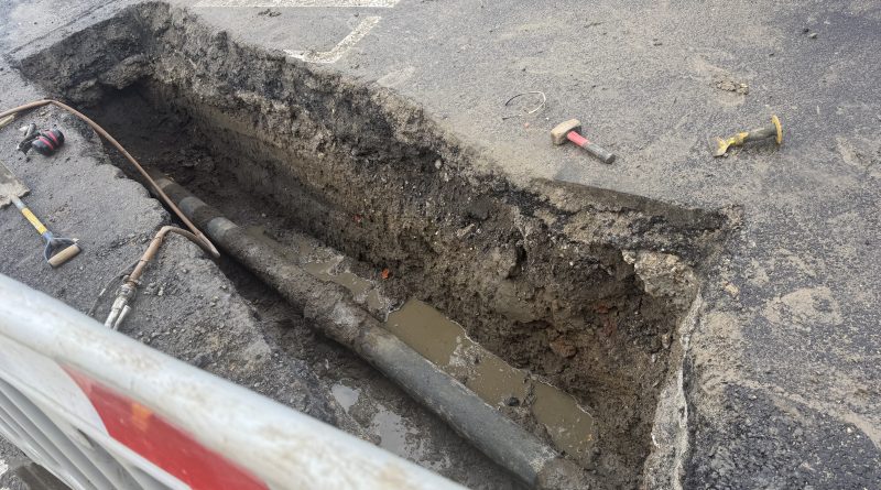 TRAFFIC CHAOS IN TEDDINGTON AGAIN!