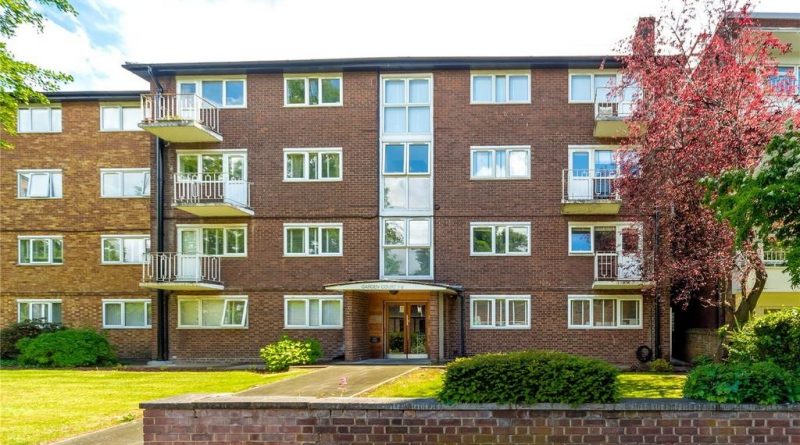 RICHMOND COUNCIL FIGHT EVICTION ORDERS IN KEW