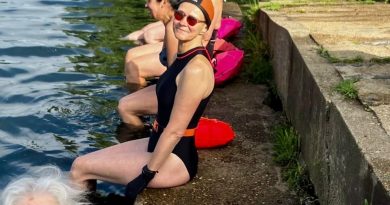 DIP-DIP HOORAY – TEDDINGTON’S RIVER SWIMMERS CELEBRATE BATHING STATUS (Photo Special)