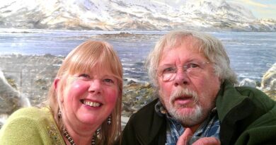 BUSHY PARK PHOTOGRAPHER SHARES PRECIOUS MEMORY OF BILL ODDIE