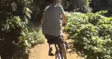POLICE OFFICER COMMANDEERS MEMBER OF THE PUBLIC’S BIKE TO CHASE SUSPECTED BIKE THIEF – WATCH DRAMATIC VIDEO