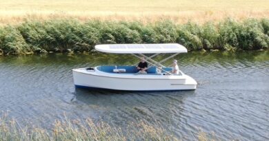 SOLAR-POWERED BOAT MAKES 200km EXPEDITION DOWN THE THAMES TO TEDDINGTON