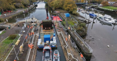WEEKEND WORK REQUIRED TO MEET DEADLINE FOR TEDDINGTON LOCK REPAIRS