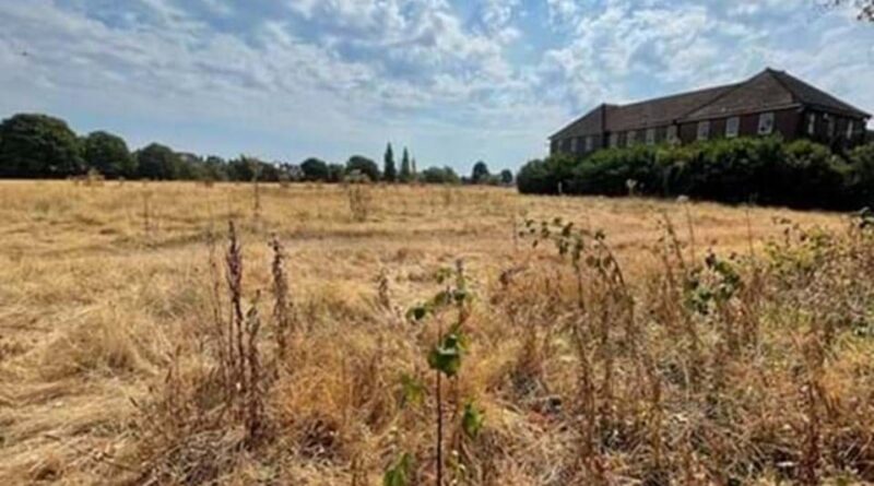 LOCAL MP CONFRONTS PRIME MINISTER ON FUTURE OF UDNEY PARK PLAYING FIELDS